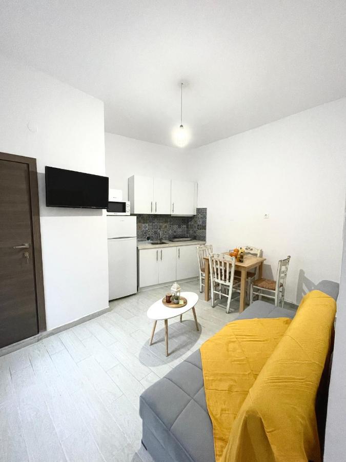 Ritsos Family Apartment Monemvasia Bagian luar foto
