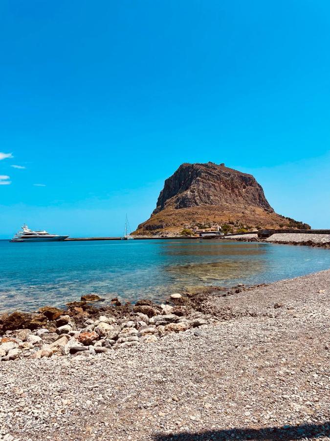 Ritsos Family Apartment Monemvasia Bagian luar foto