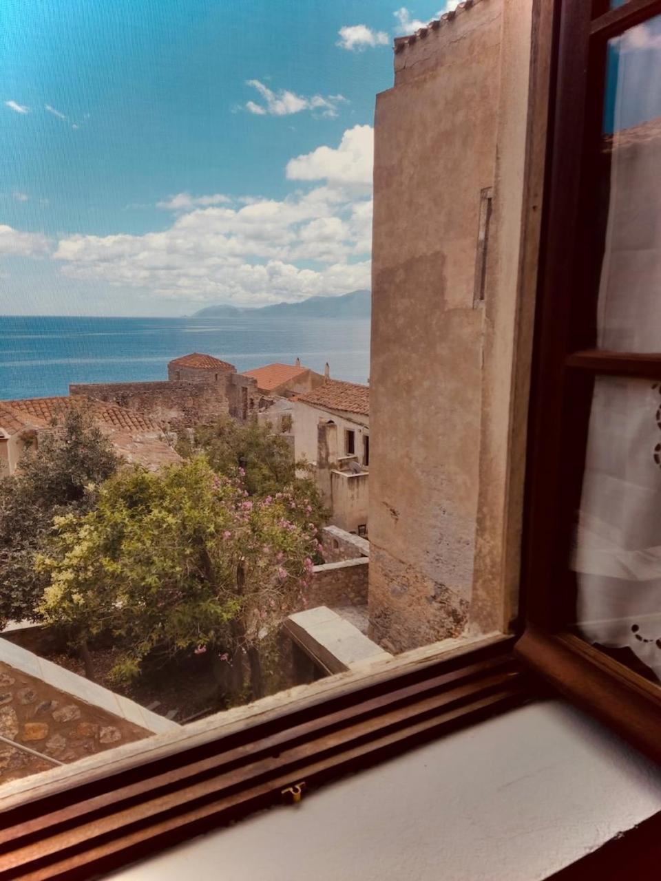 Ritsos Family Apartment Monemvasia Bagian luar foto